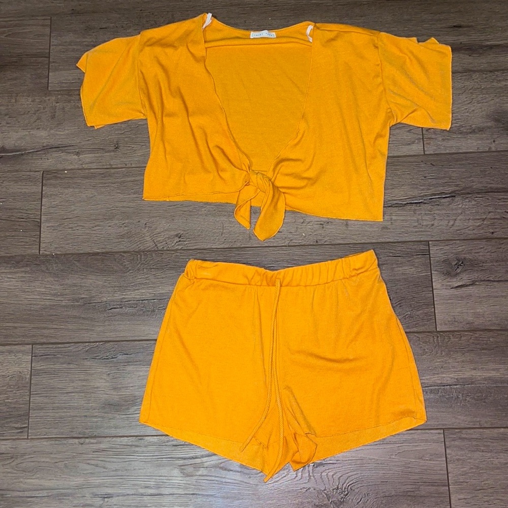 Miss Lola Crop top/Short Set